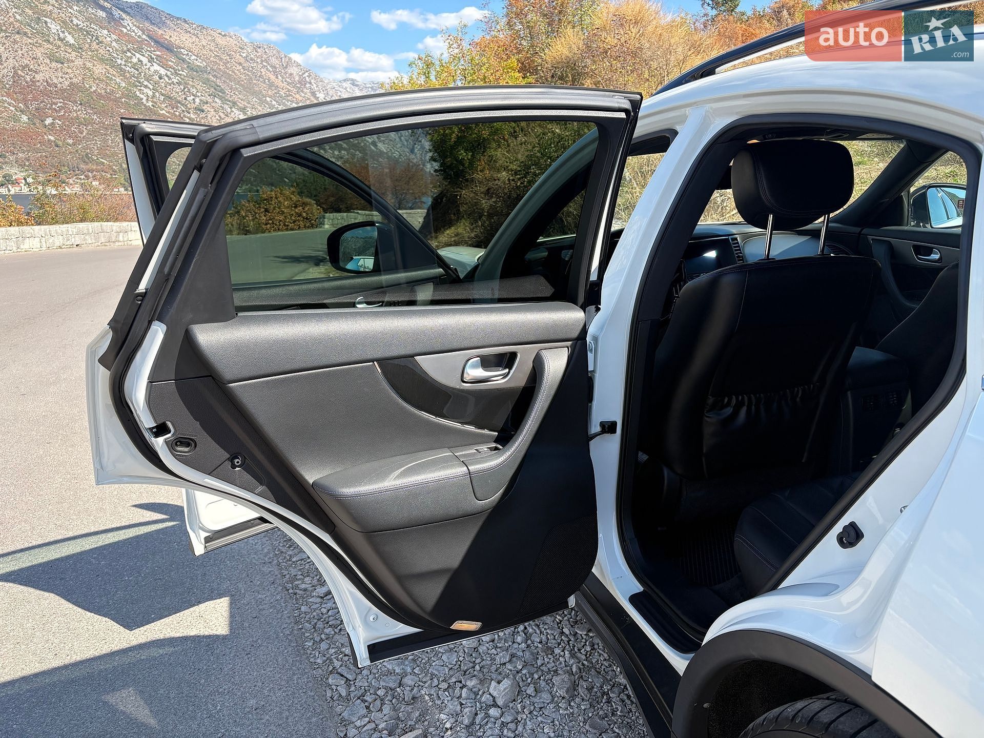 Infiniti QX70 2015 VIN JN1TDNS51U0572089 фото оголошення 13 з 40