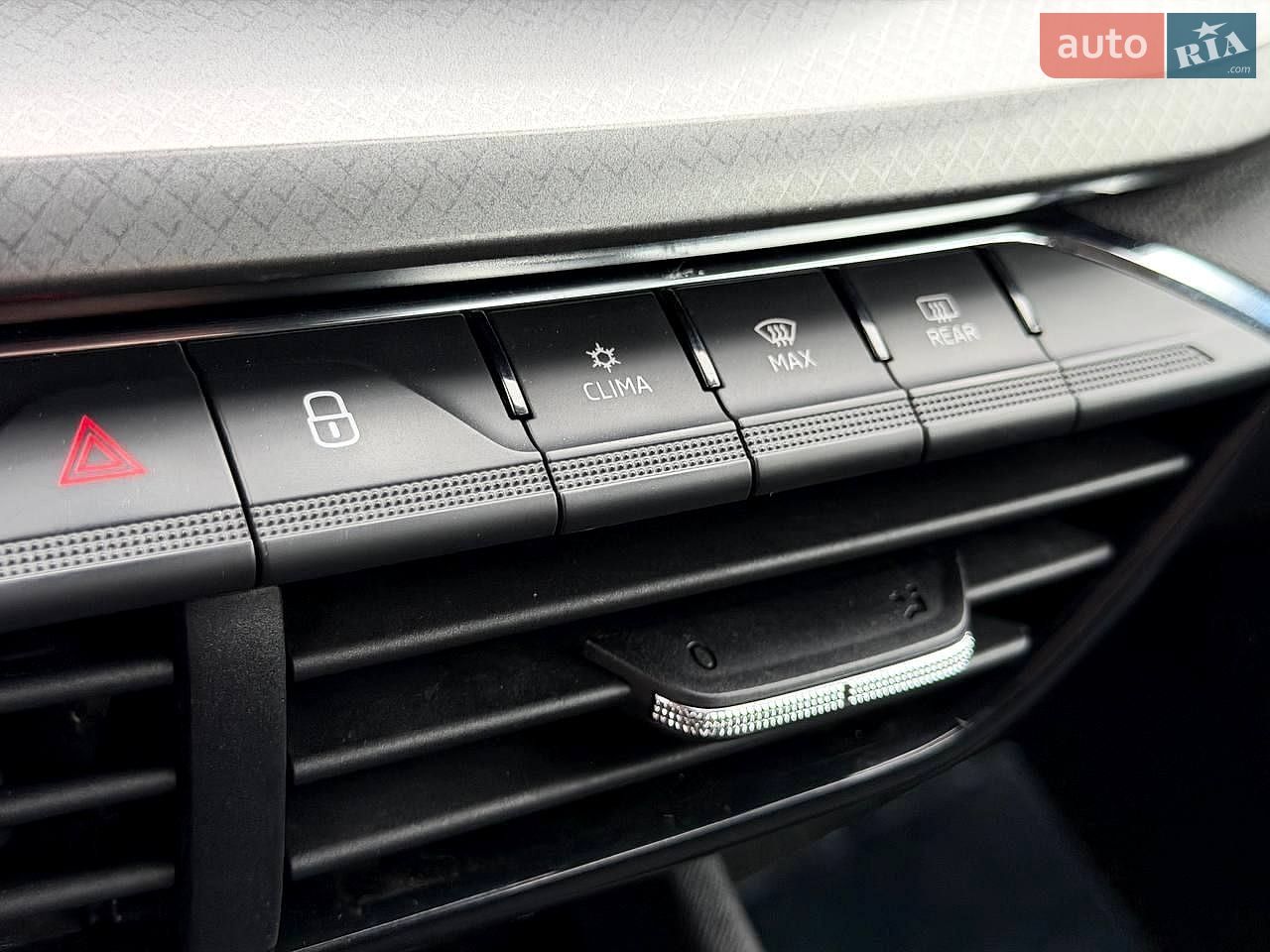 Skoda Octavia 2021 VIN TMBJC4NX4MY137684 фото оголошення 43 з 77