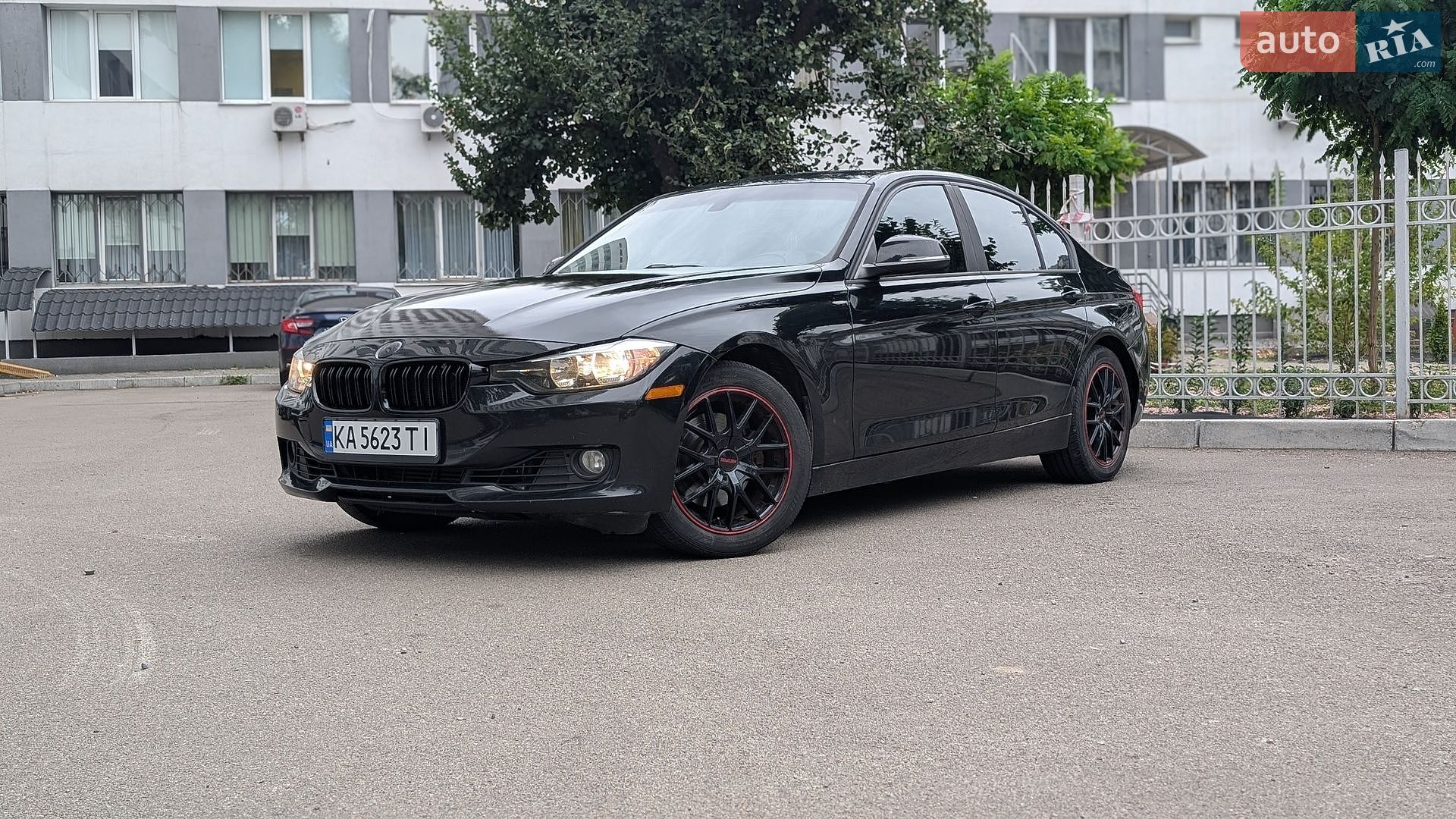 BMW 3 Series 2016 VIN WBA8A9C56HK620277 фото оголошення 5 з 18