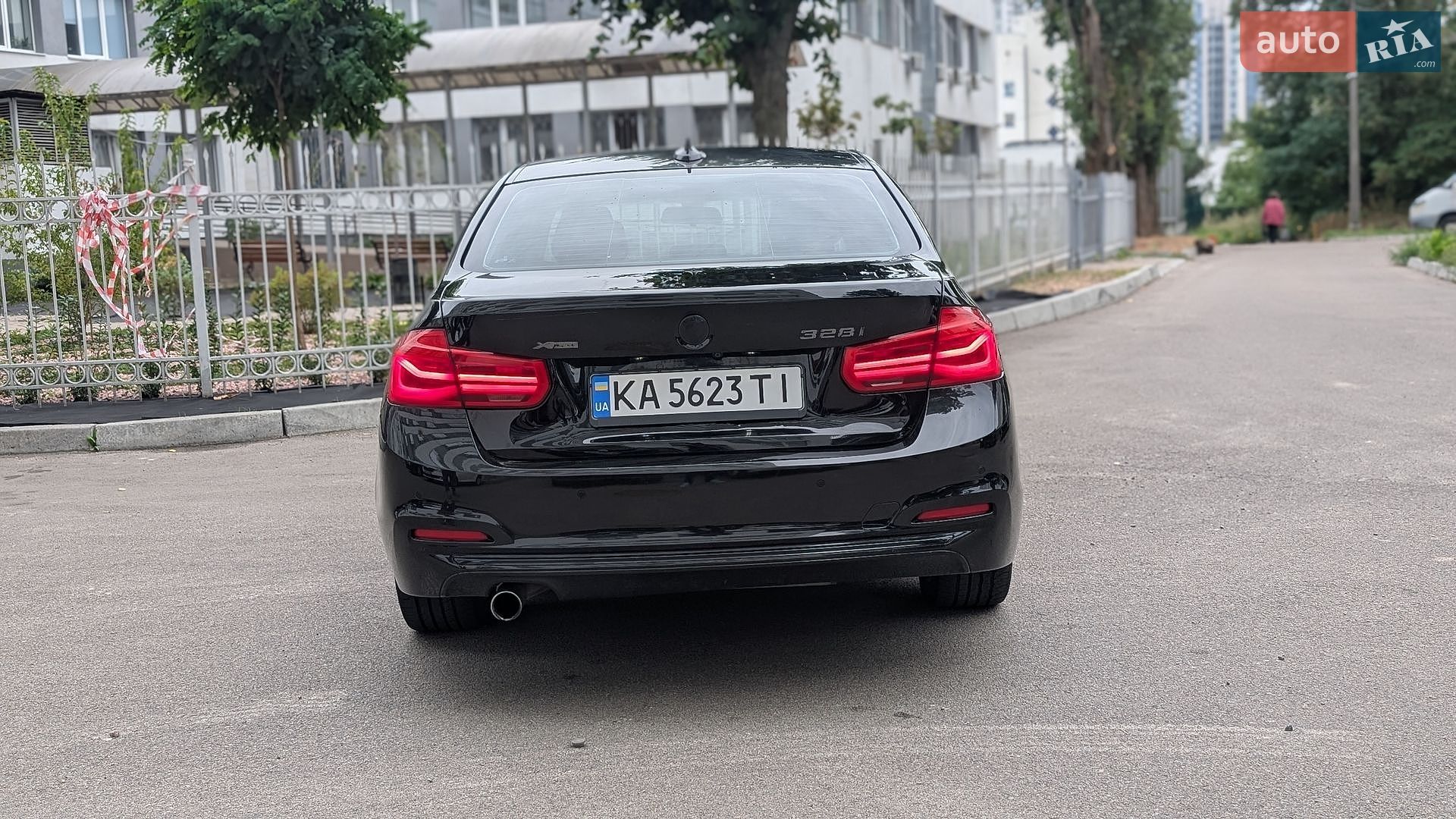 BMW 3 Series 2016 VIN WBA8A9C56HK620277 фото оголошення 10 з 18