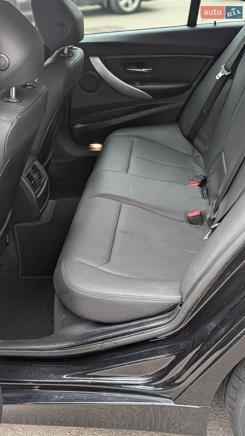 BMW 3 Series 2016 VIN WBA8A9C56HK620277 фото оголошення 12 з 18