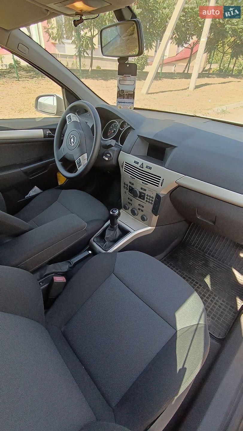 Opel Astra 2007 VIN W0L0AHL3572234342 фото оголошення 2 з 8