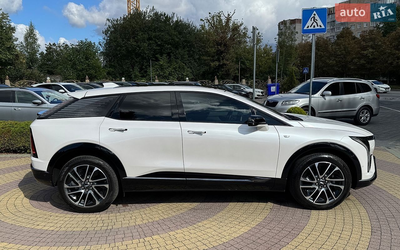 Cadillac Optiq 2025 VIN 3GYK3EMR0SS166188 фото оголошення 8 з 44