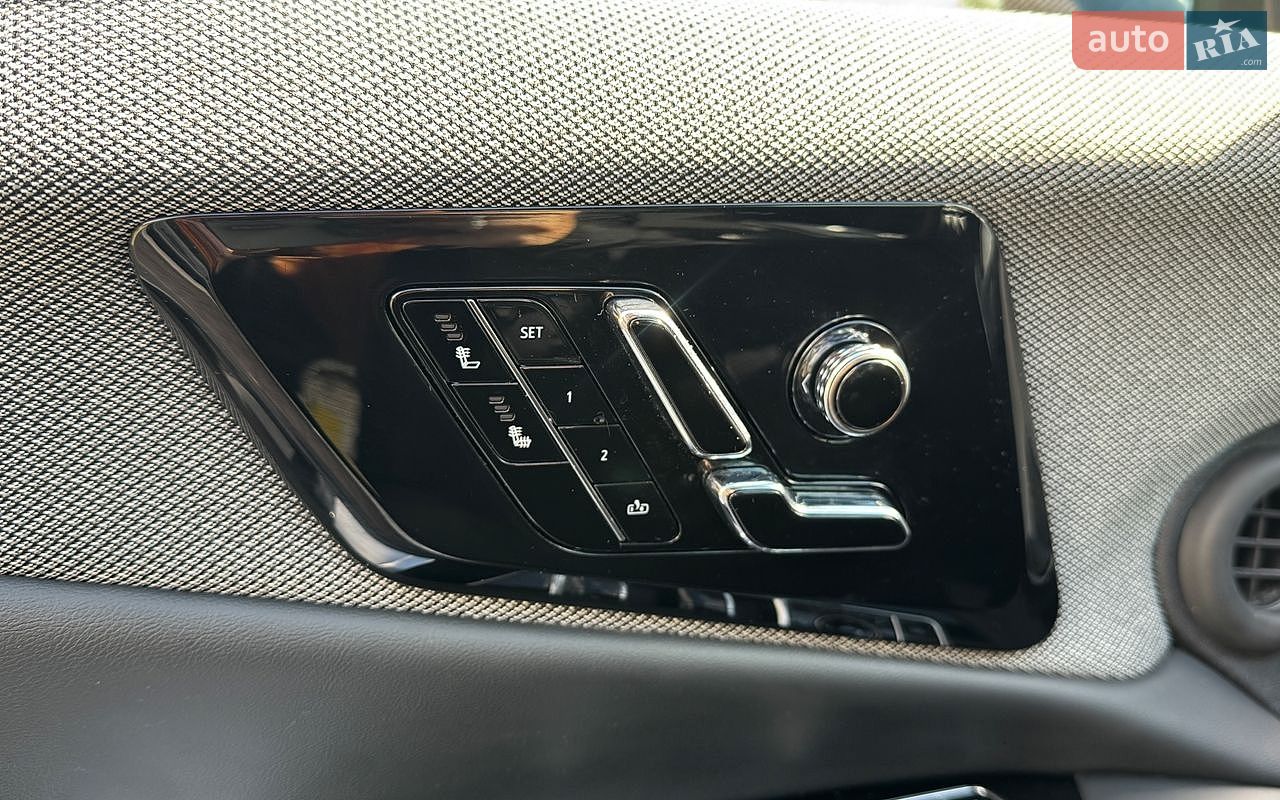 Cadillac Optiq 2025 VIN 3GYK3EMR0SS166188 фото оголошення 30 з 44