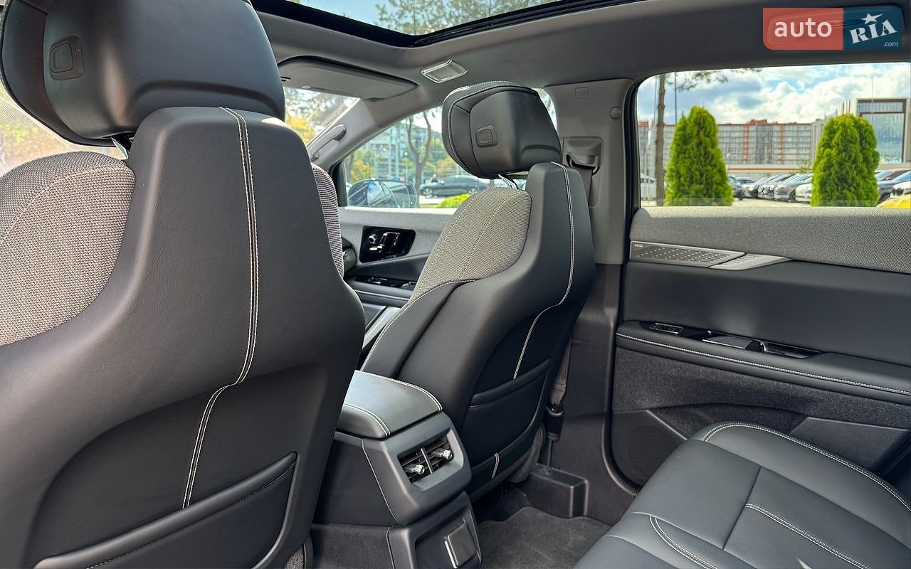 Cadillac Optiq 2025 VIN 3GYK3EMR0SS166188 фото оголошення 38 з 44