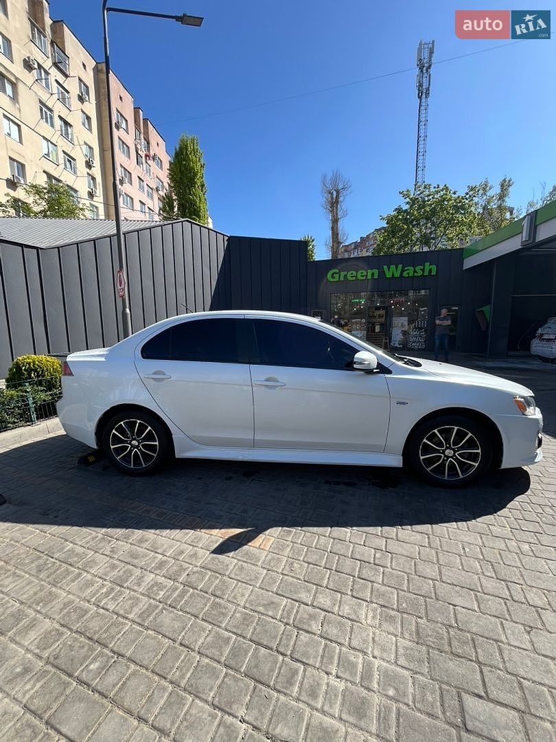 Mitsubishi Lancer 2016 VIN JA32U2FU4HU006745 фото оголошення 4 з 12