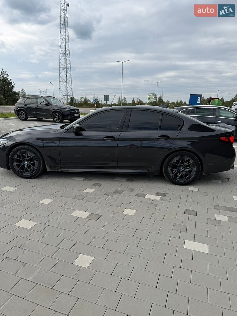BMW 5 Series 2018 VIN WBAJA9C52JB249836 фото оголошення 15 з 48