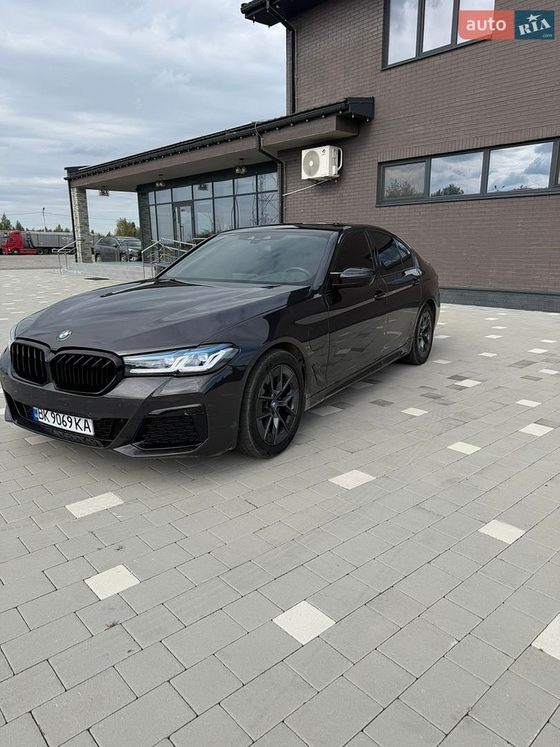 BMW 5 Series 2018 VIN WBAJA9C52JB249836 фото оголошення 12 з 48