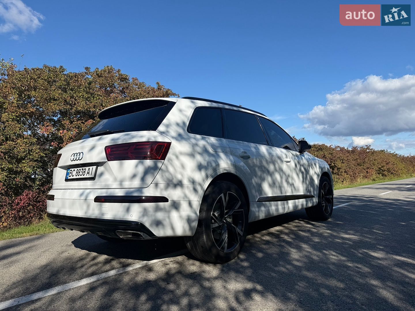 Audi Q7 2016 VIN WA1LAAF71HD020907 фото оголошення 8 з 22