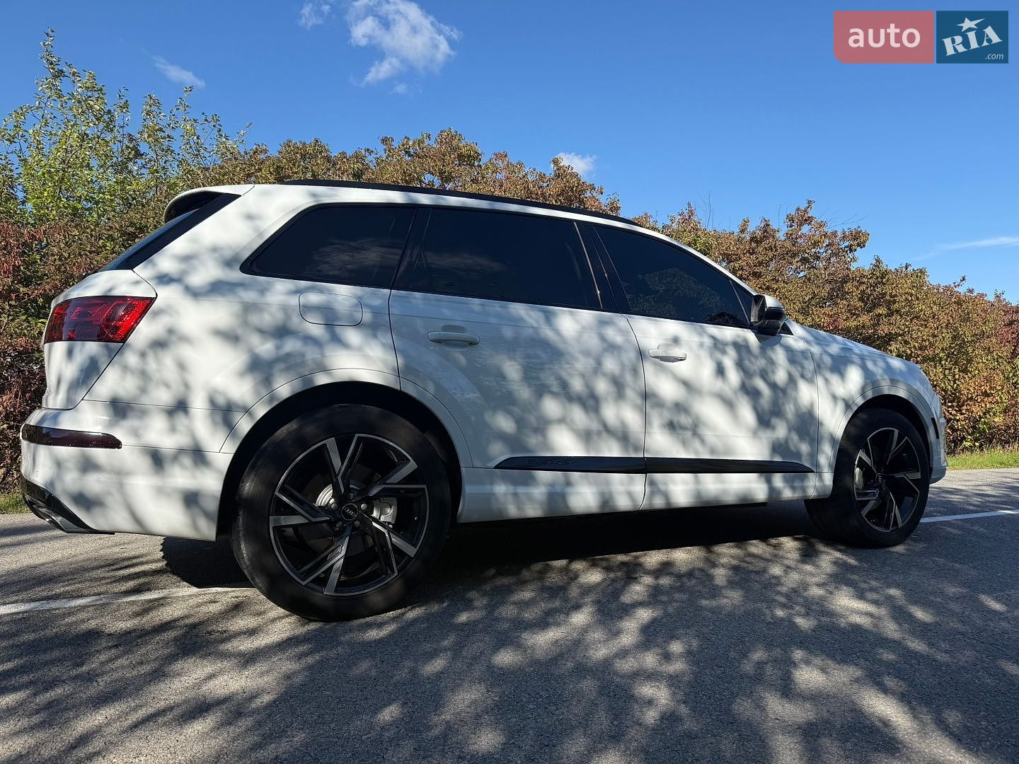 Audi Q7 2016 VIN WA1LAAF71HD020907 фото оголошення 4 з 22