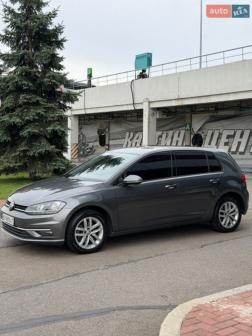 Volkswagen Golf 2017 VIN WVWZZZAUZJP000482 фото оголошення 9 з 59