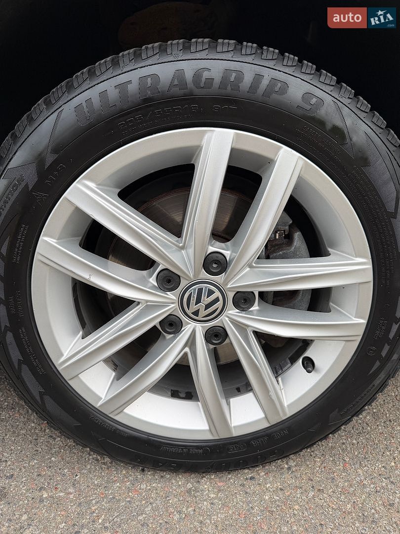 Volkswagen Golf 2017 VIN WVWZZZAUZJP000482 фото оголошення 25 з 59