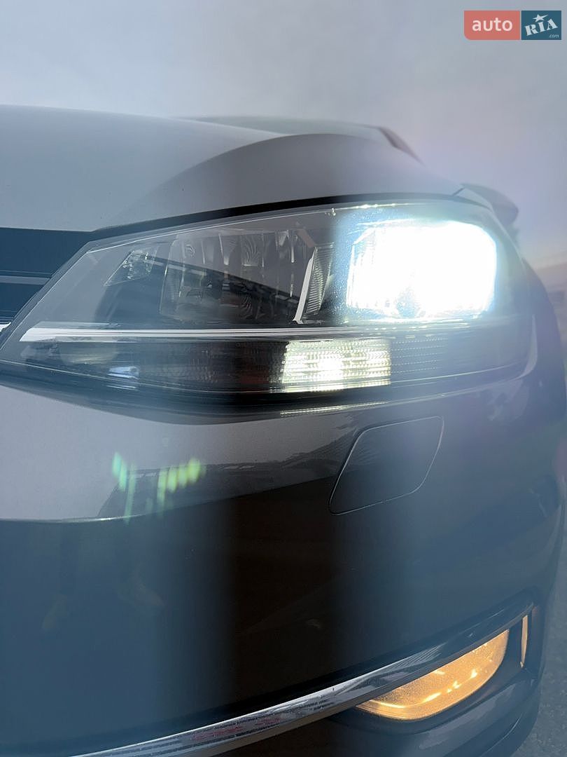 Volkswagen Golf 2017 VIN WVWZZZAUZJP000482 фото оголошення 45 з 59