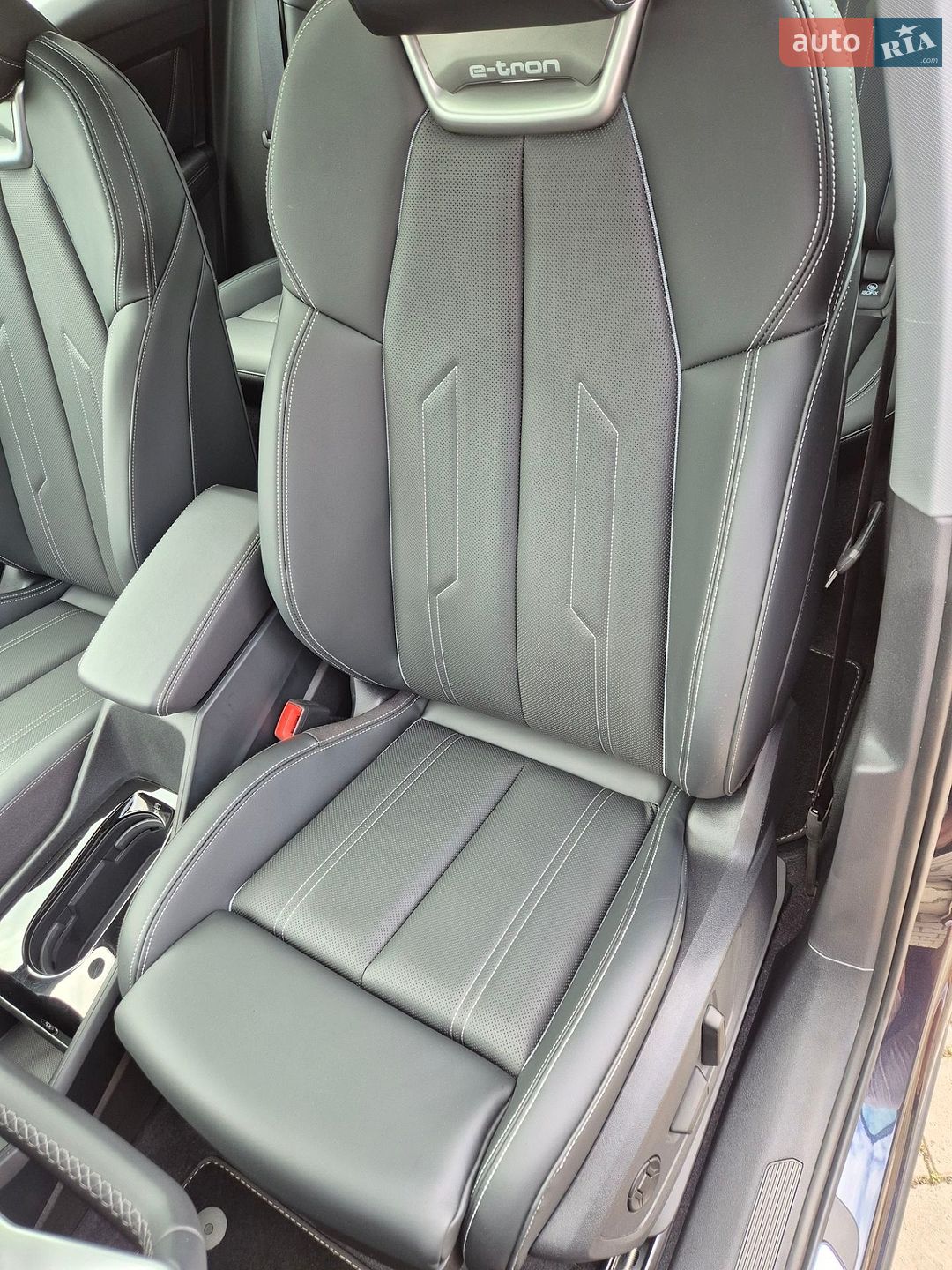 Audi Q4 e-tron 2025 VIN LFVVB9G32S5230674 фото оголошення 38 з 69