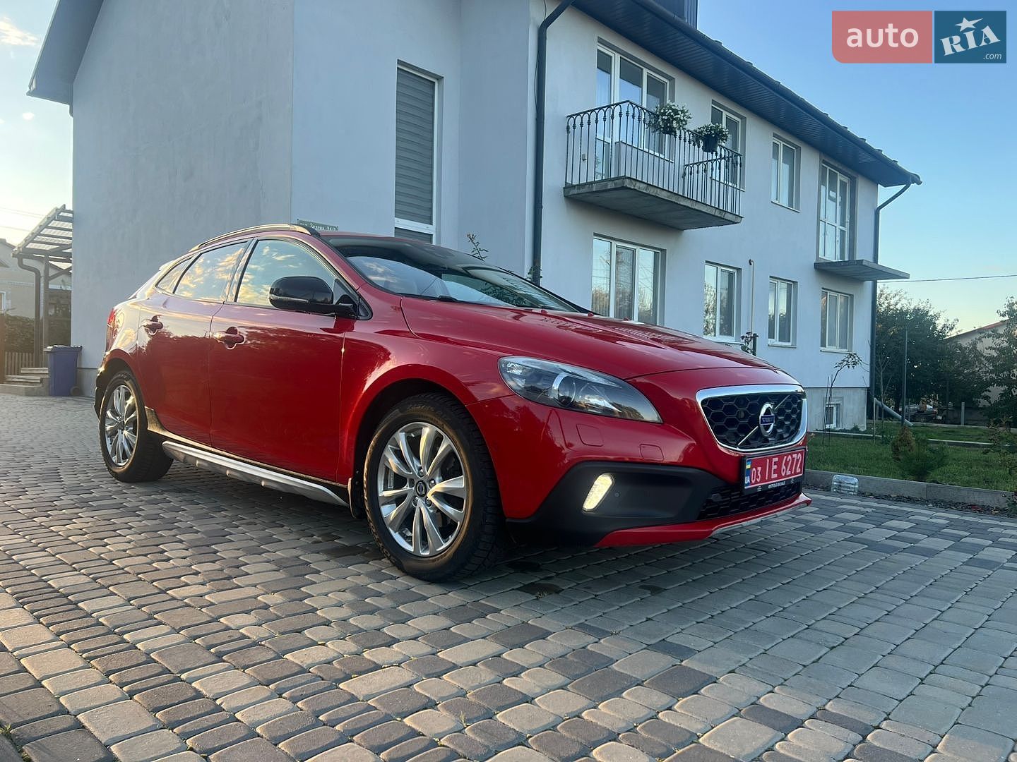 Volvo V40 Cross Country 2013 VIN YV1MZ8451D2002645 фото оголошення 2 з 50