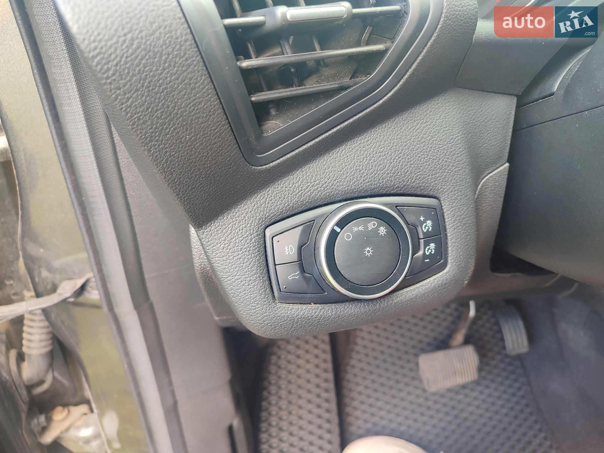 Ford Escape 2016 VIN 1FMCU0G90HUA89123 фото оголошення 11 з 15