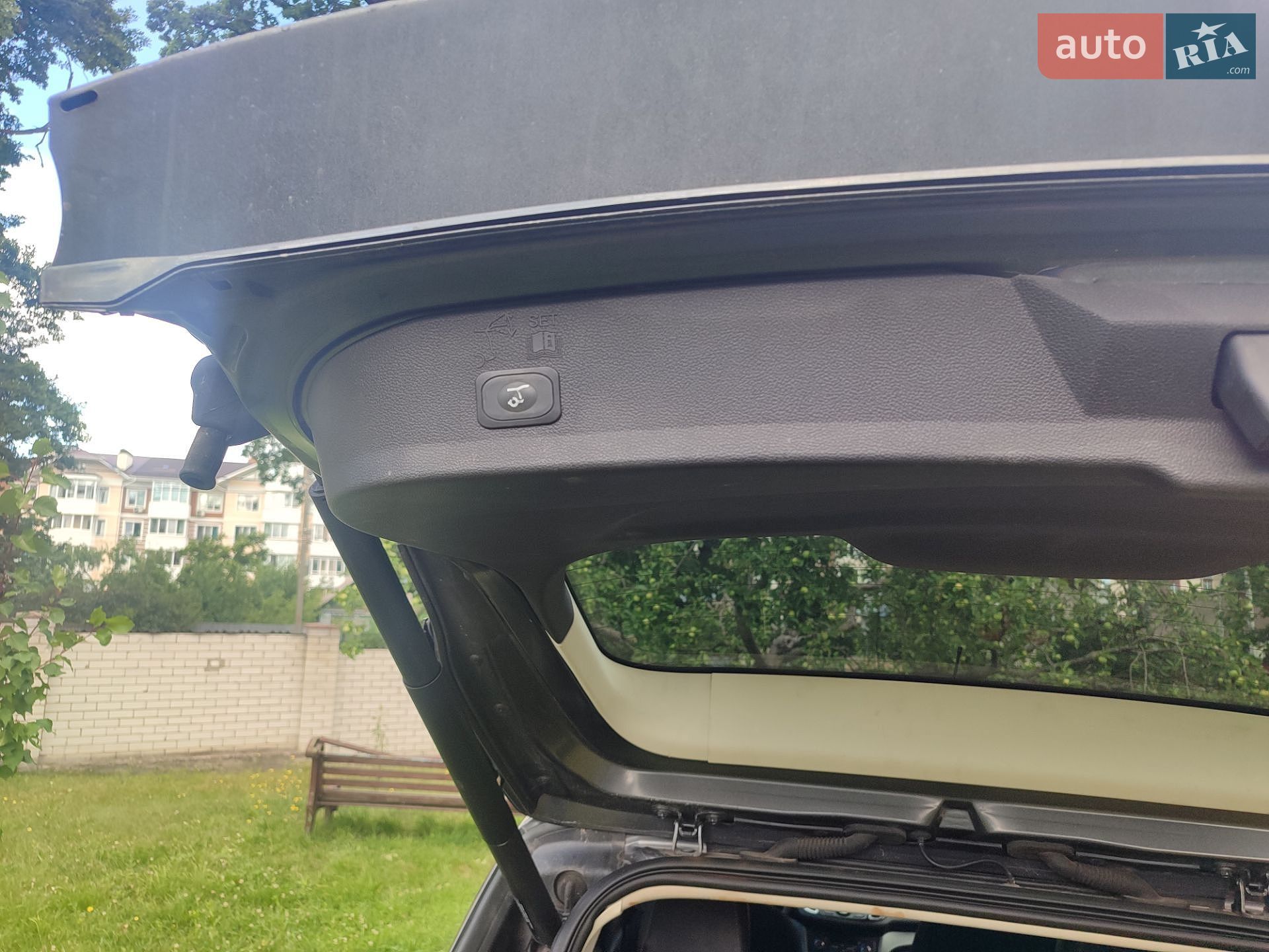 Ford Escape 2016 VIN 1FMCU0G90HUA89123 фото оголошення 12 з 15