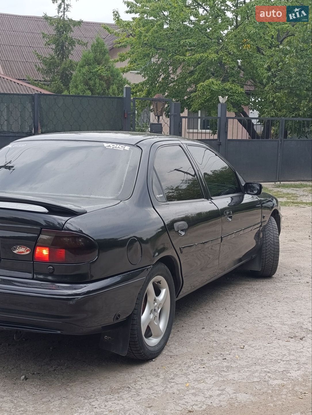 Ford Mondeo 1993 VIN WF0FXXGBBFPE44251 фото оголошення 4 з 8