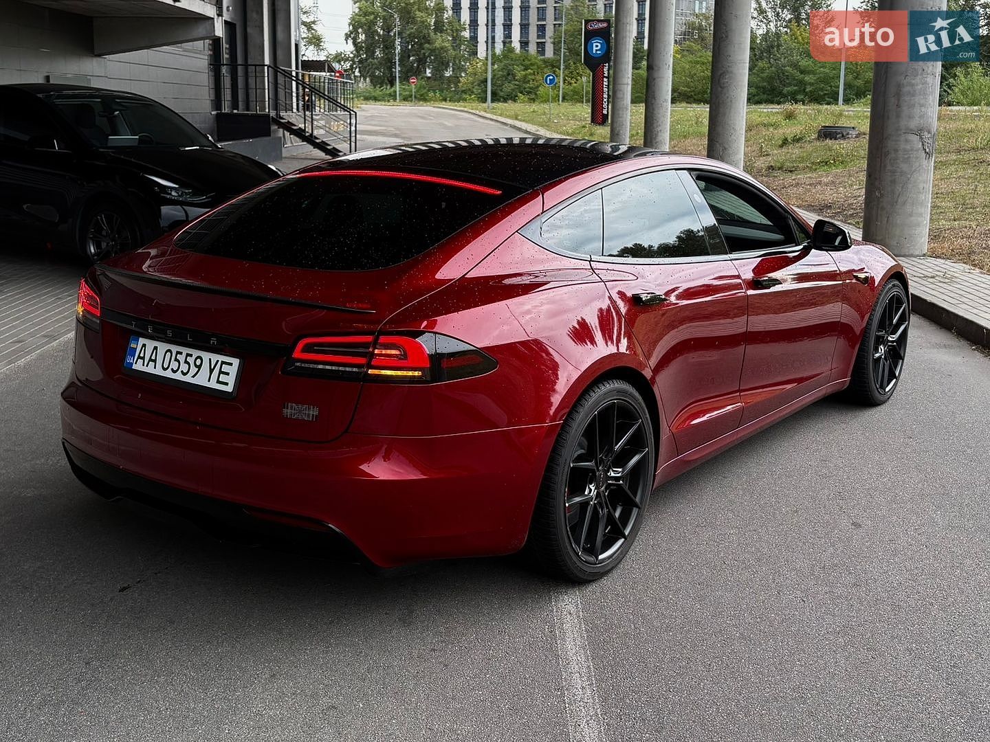 Tesla Model S 2024 VIN 5YJSA1E61RF533045 фото оголошення 12 з 17