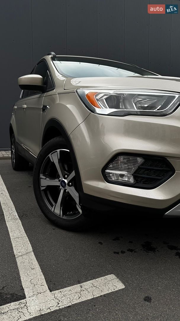 Ford Escape 2018 VIN 1FMCU0HD4JUD14880 фото оголошення 3 з 47