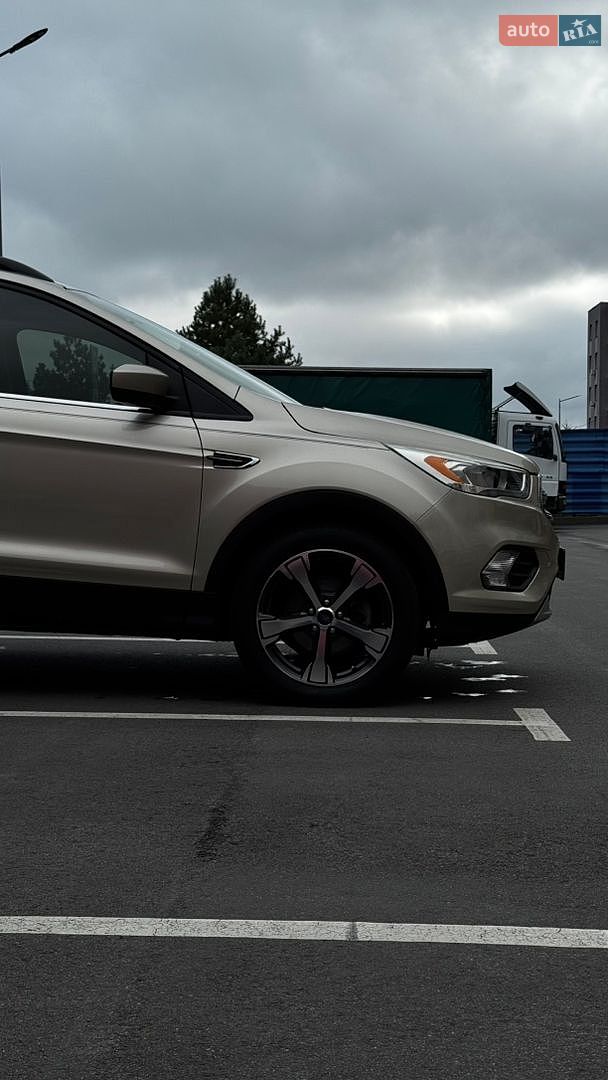 Ford Escape 2018 VIN 1FMCU0HD4JUD14880 фото оголошення 6 з 47
