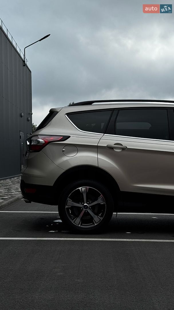 Ford Escape 2018 VIN 1FMCU0HD4JUD14880 фото оголошення 7 з 47