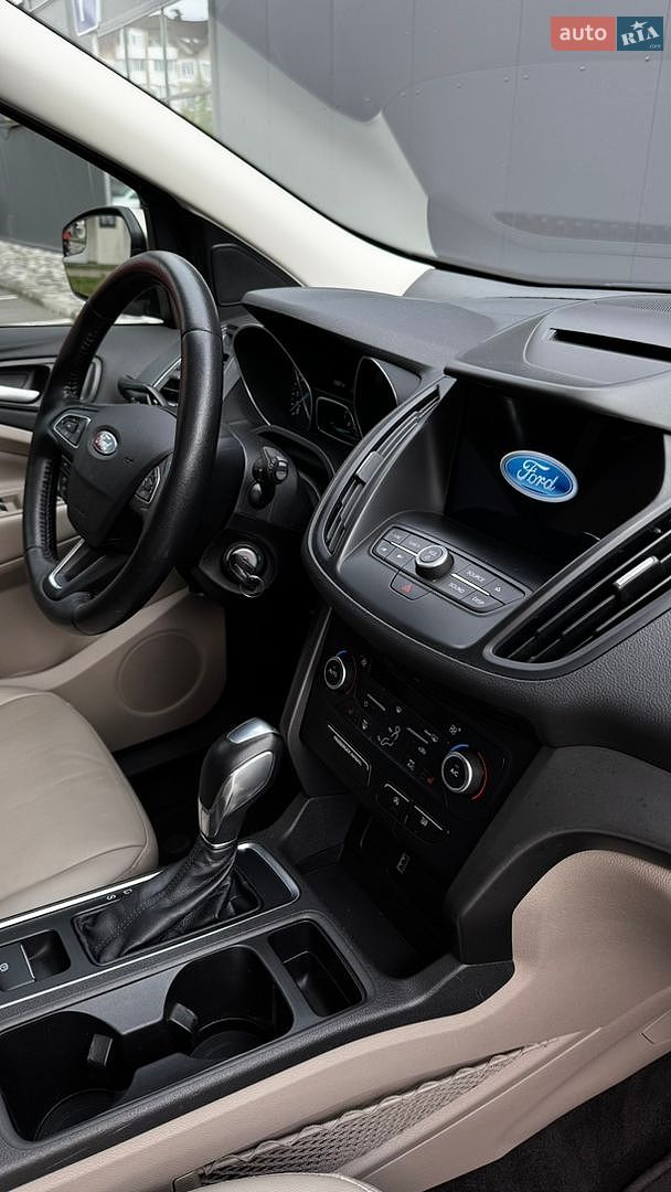 Ford Escape 2018 VIN 1FMCU0HD4JUD14880 фото оголошення 10 з 47