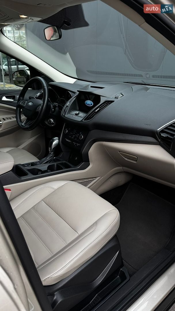 Ford Escape 2018 VIN 1FMCU0HD4JUD14880 фото оголошення 11 з 47