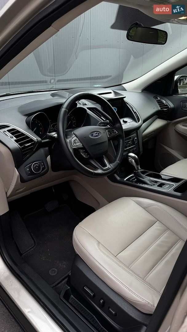 Ford Escape 2018 VIN 1FMCU0HD4JUD14880 фото оголошення 14 з 47
