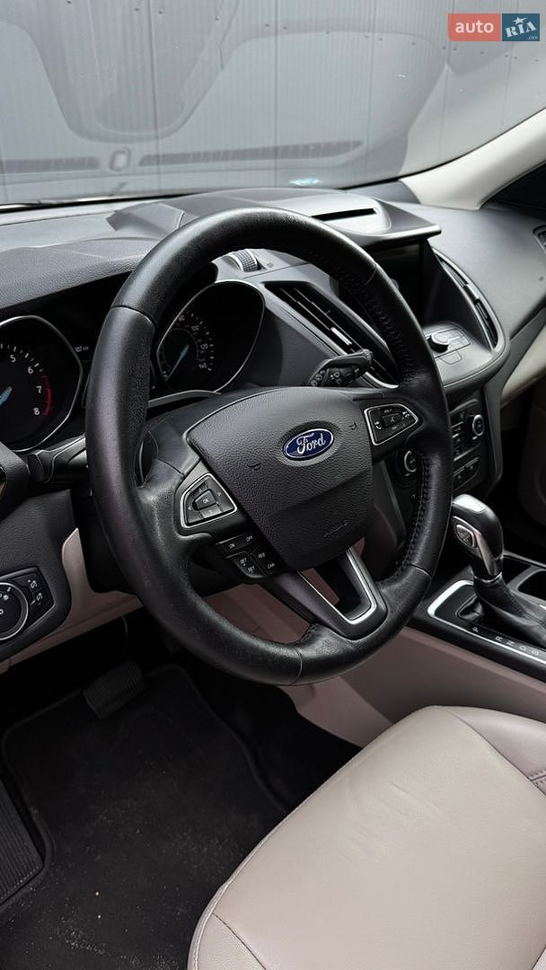 Ford Escape 2018 VIN 1FMCU0HD4JUD14880 фото оголошення 12 з 47