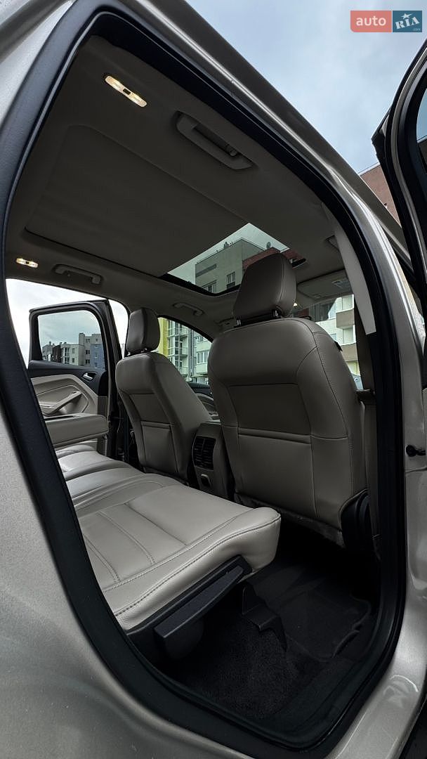 Ford Escape 2018 VIN 1FMCU0HD4JUD14880 фото оголошення 17 з 47