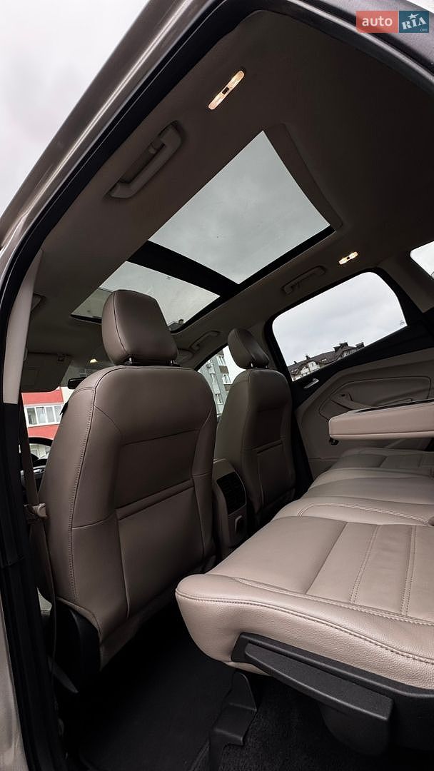 Ford Escape 2018 VIN 1FMCU0HD4JUD14880 фото оголошення 18 з 47