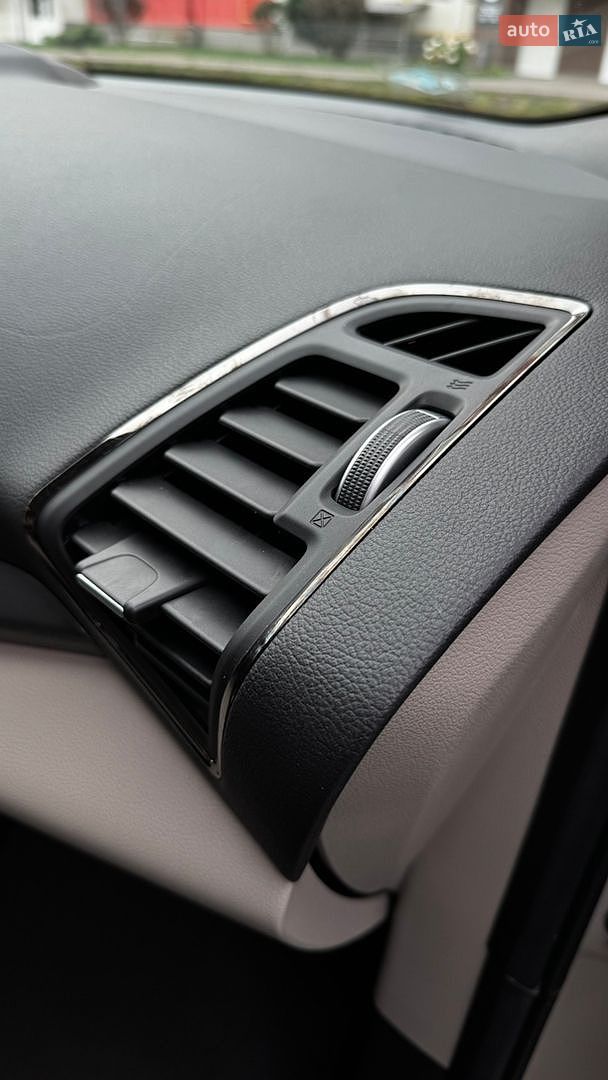 Ford Escape 2018 VIN 1FMCU0HD4JUD14880 фото оголошення 27 з 47