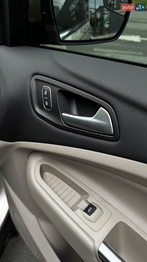 Ford Escape 2018 VIN 1FMCU0HD4JUD14880 фото оголошення 28 з 47