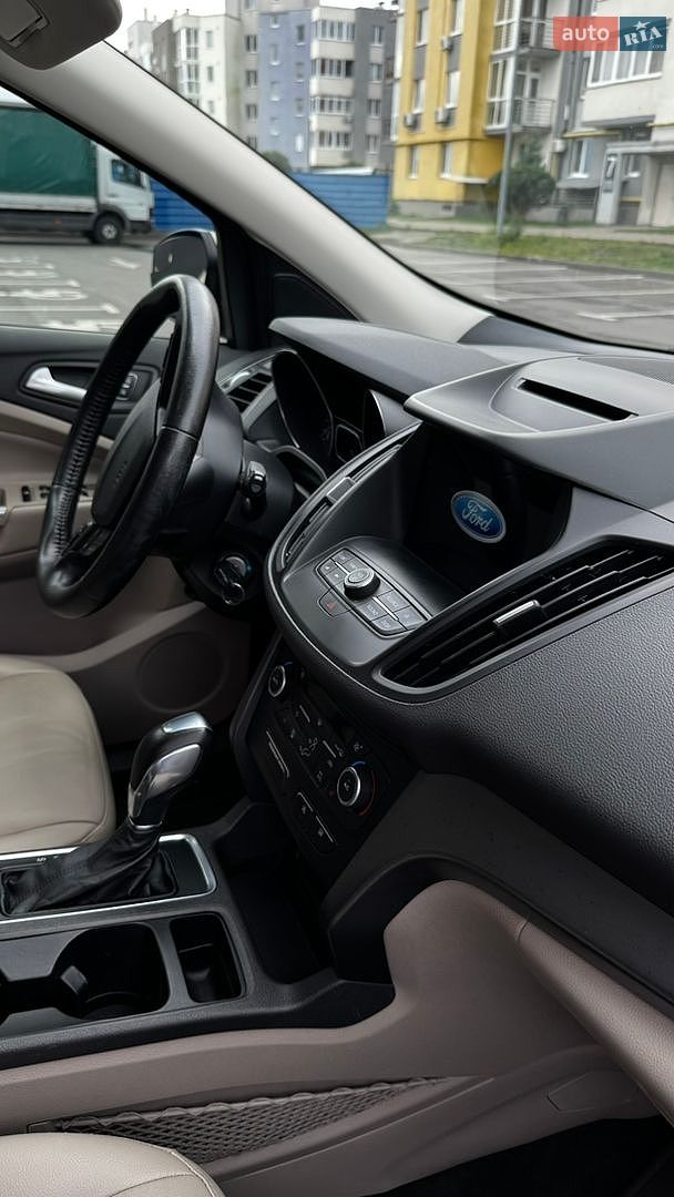 Ford Escape 2018 VIN 1FMCU0HD4JUD14880 фото оголошення 29 з 47