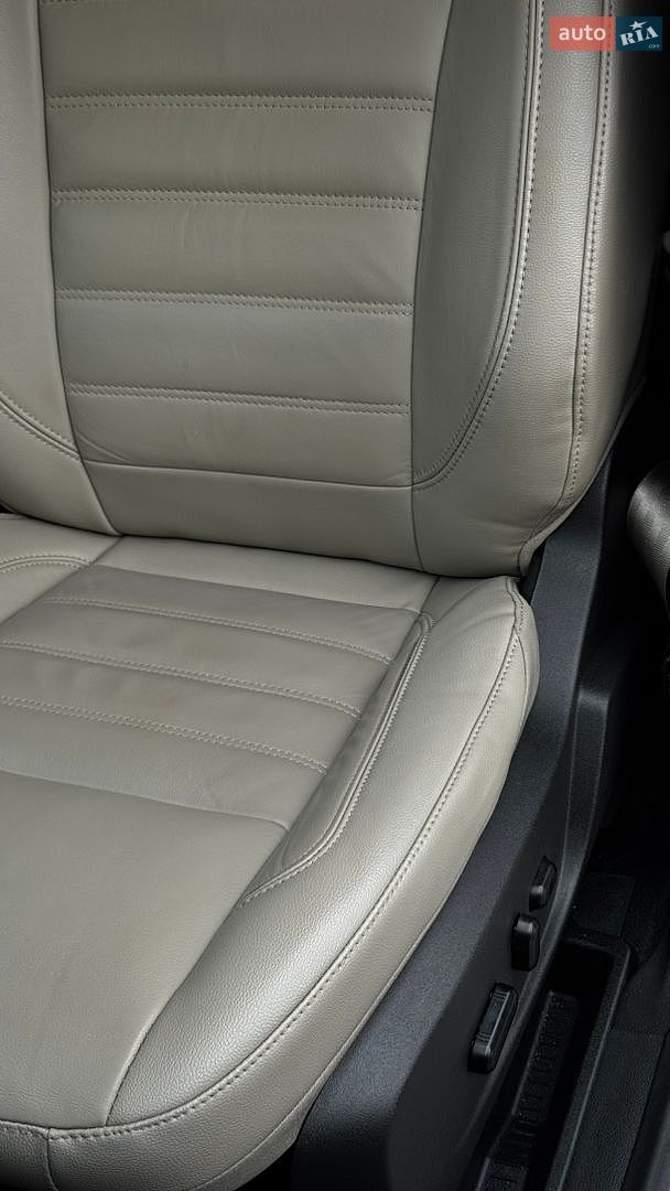 Ford Escape 2018 VIN 1FMCU0HD4JUD14880 фото оголошення 30 з 47