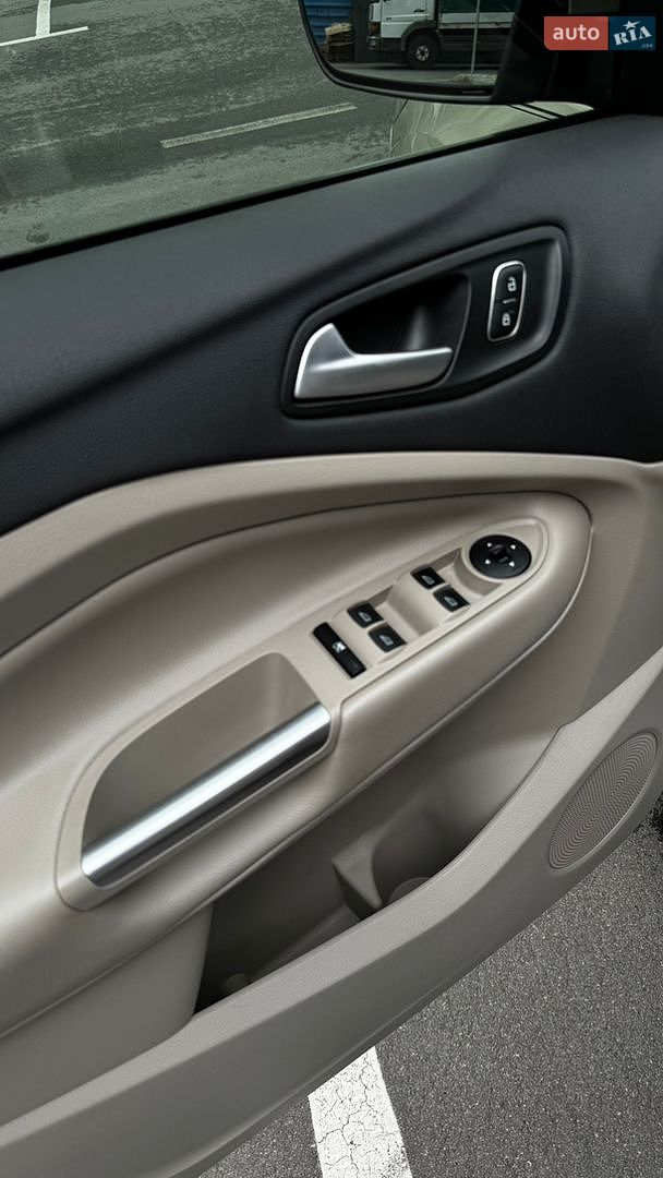 Ford Escape 2018 VIN 1FMCU0HD4JUD14880 фото оголошення 45 з 47