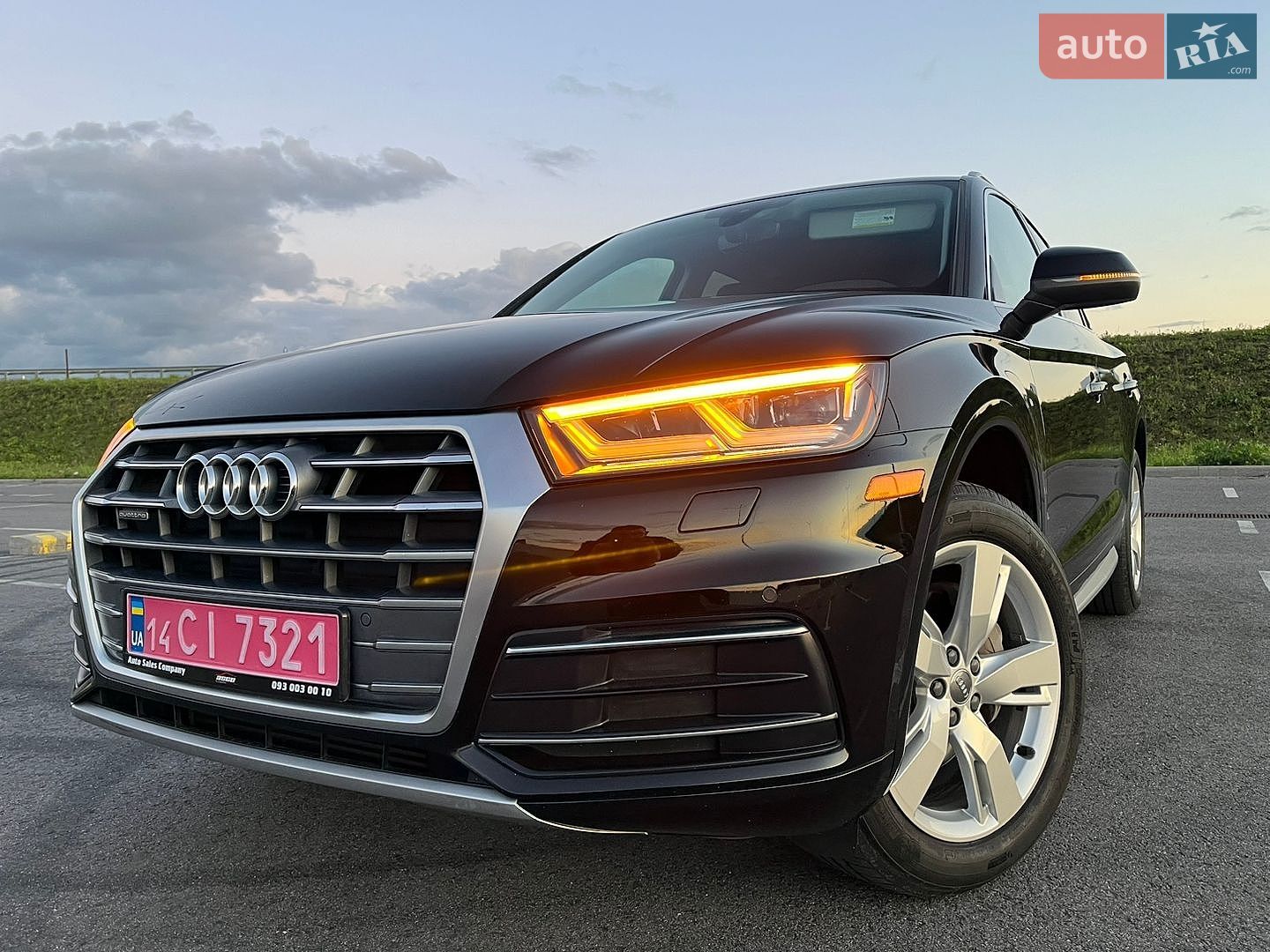 Audi Q5 2018 VIN WA1BNAFY9J2207693 фото оголошення 2 з 48