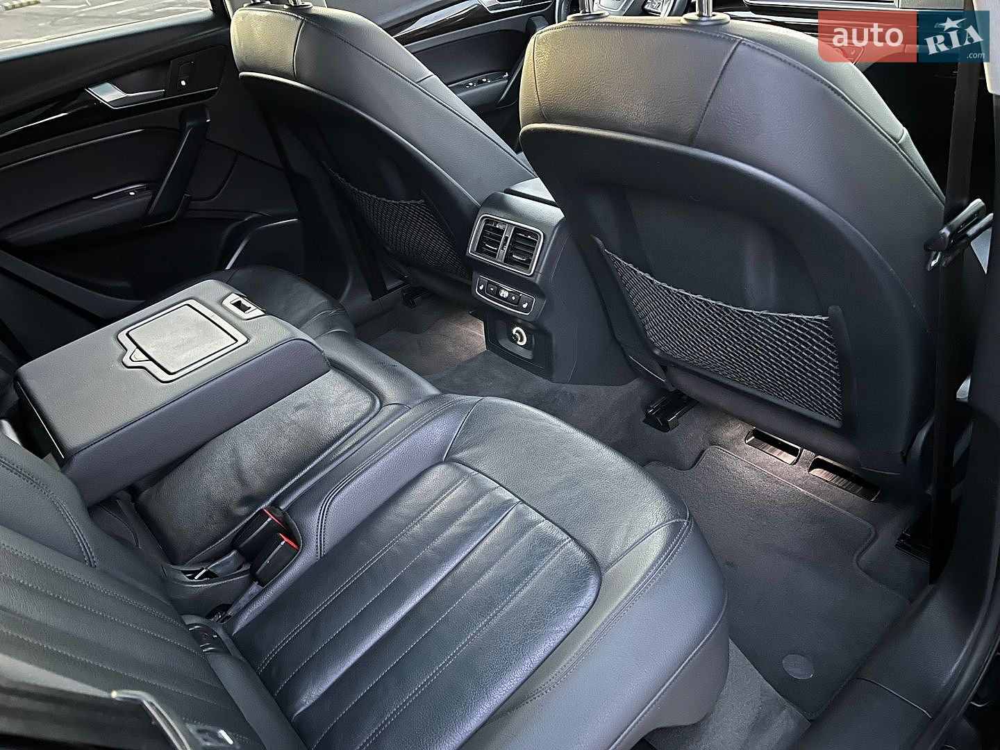 Audi Q5 2018 VIN WA1BNAFY9J2207693 фото оголошення 12 з 48