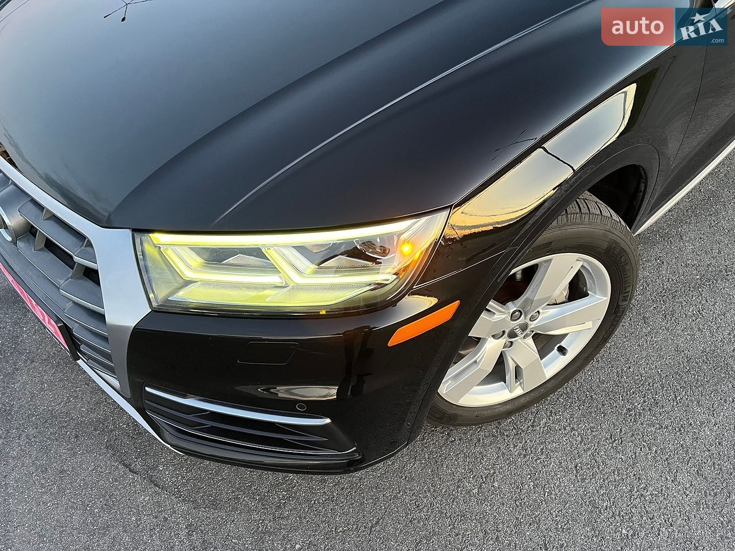 Audi Q5 2018 VIN WA1BNAFY9J2207693 фото оголошення 19 з 48