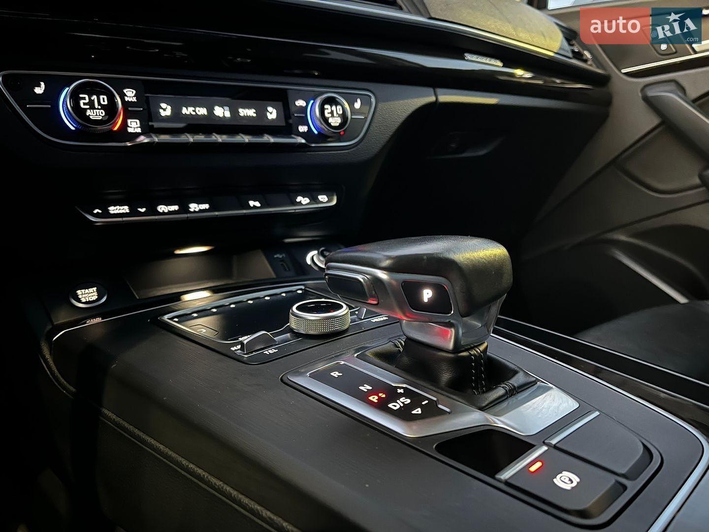 Audi Q5 2018 VIN WA1BNAFY9J2207693 фото оголошення 34 з 48