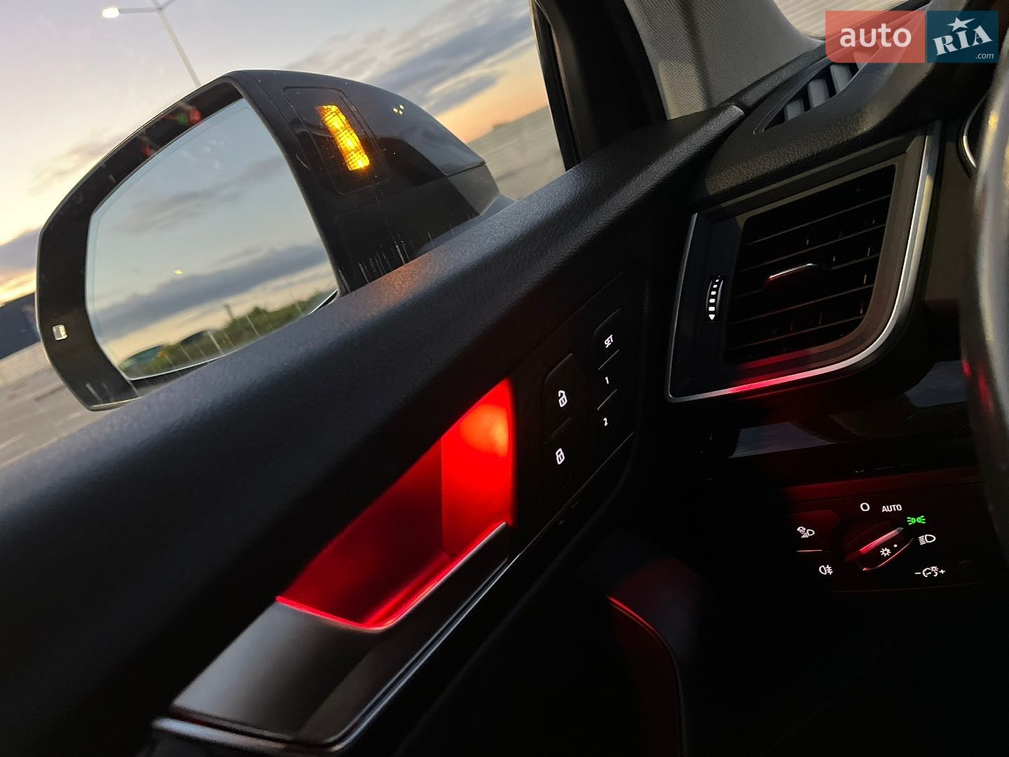 Audi Q5 2018 VIN WA1BNAFY9J2207693 фото оголошення 41 з 48