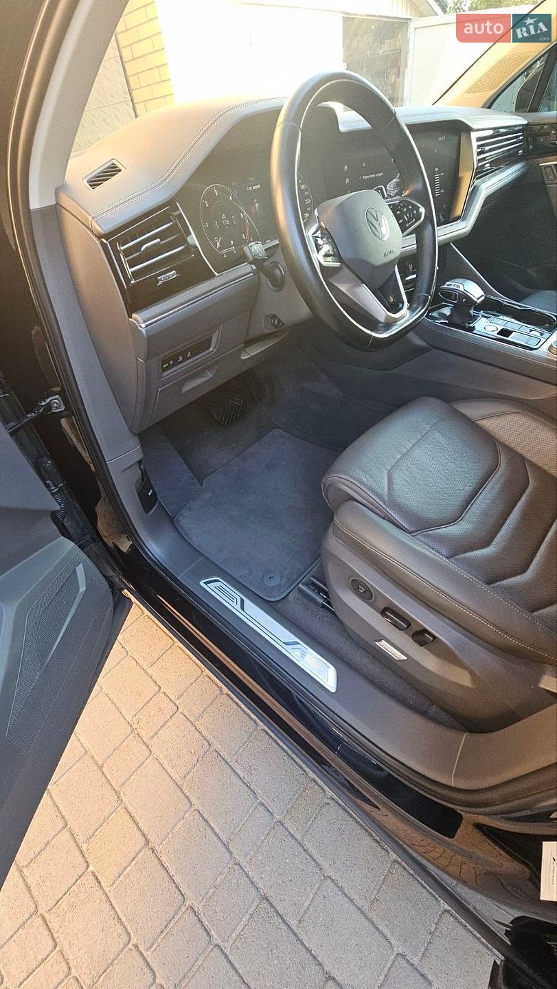 Volkswagen Touareg 2021 VIN WVGZZZCRZMD035650 фото оголошення 8 з 17