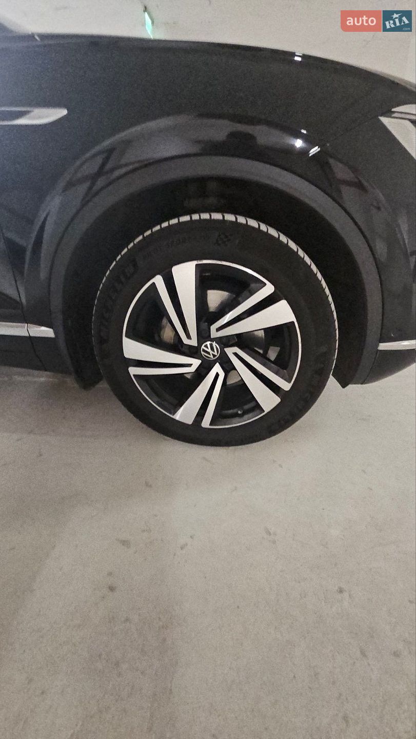Volkswagen Touareg 2021 VIN WVGZZZCRZMD035650 фото оголошення 6 з 17