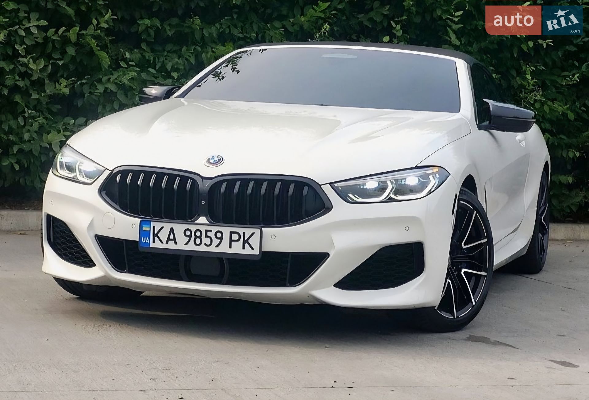 BMW 8 Series 2019 VIN WBAFY4C57KBX29392 фото оголошення 4 з 13