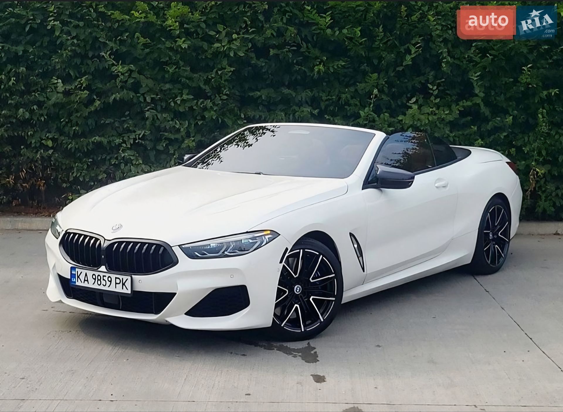 BMW 8 Series 2019 VIN WBAFY4C57KBX29392 фото оголошення 5 з 13