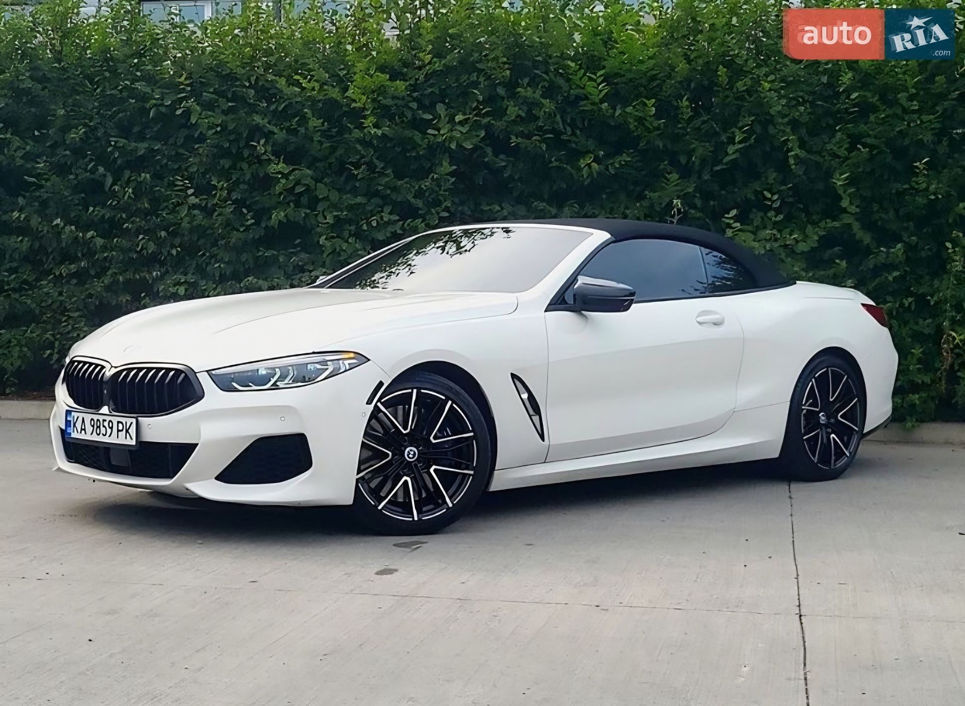 BMW 8 Series 2019 VIN WBAFY4C57KBX29392 фото оголошення 12 з 13