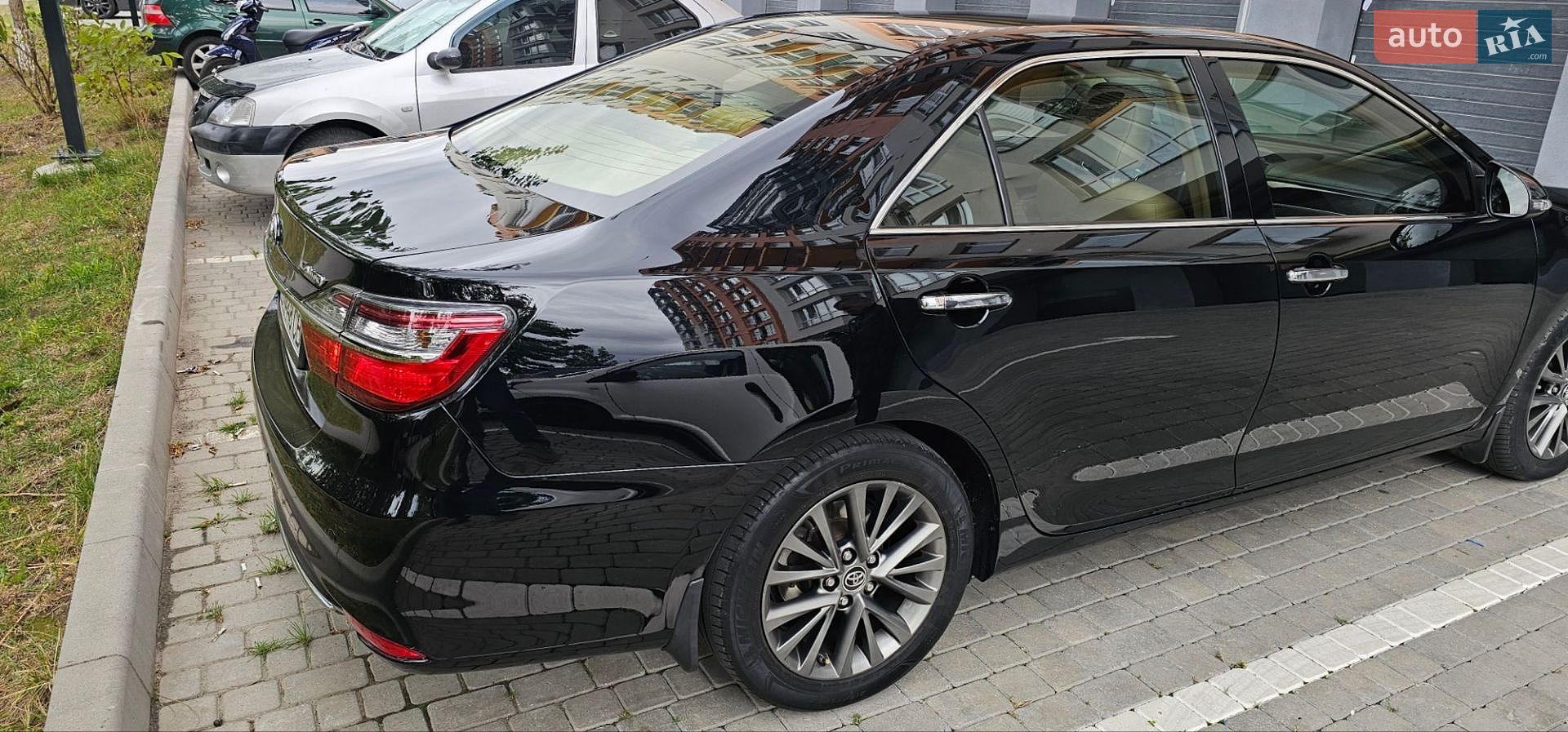 TOYOTA CAMRY 2016 VIN JTNBFYFK403033818 фото оголошення 2 з 40