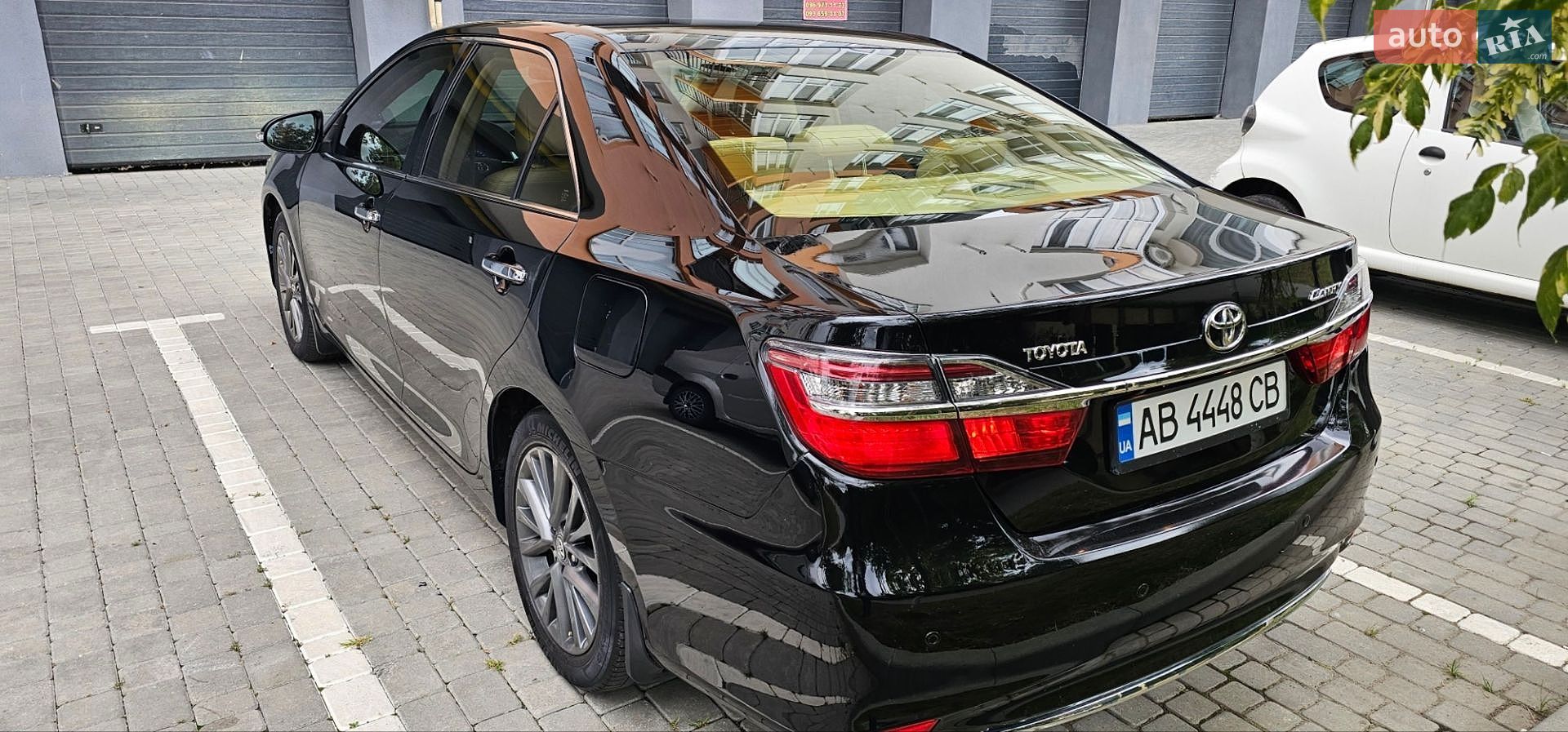 TOYOTA CAMRY 2016 VIN JTNBFYFK403033818 фото оголошення 4 з 40