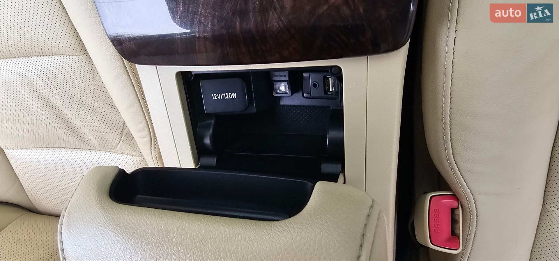 TOYOTA CAMRY 2016 VIN JTNBFYFK403033818 фото оголошення 10 з 40